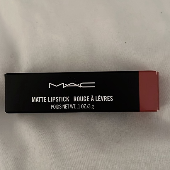 MAC Cosmetics Matte Lipstick Rouge A Levres In 617 VELVET TEDDY - Picture 5 of 5